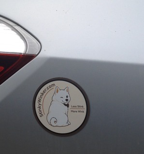 Bumper magnet applied to a car&rsquo;s rear panel